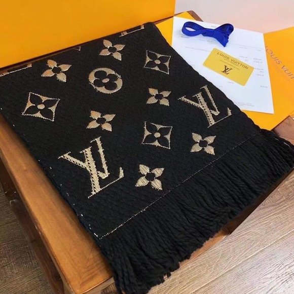 ๐โจAUTHENTICโจ๐Louis Vuitton scarf - Picture 5 of 7